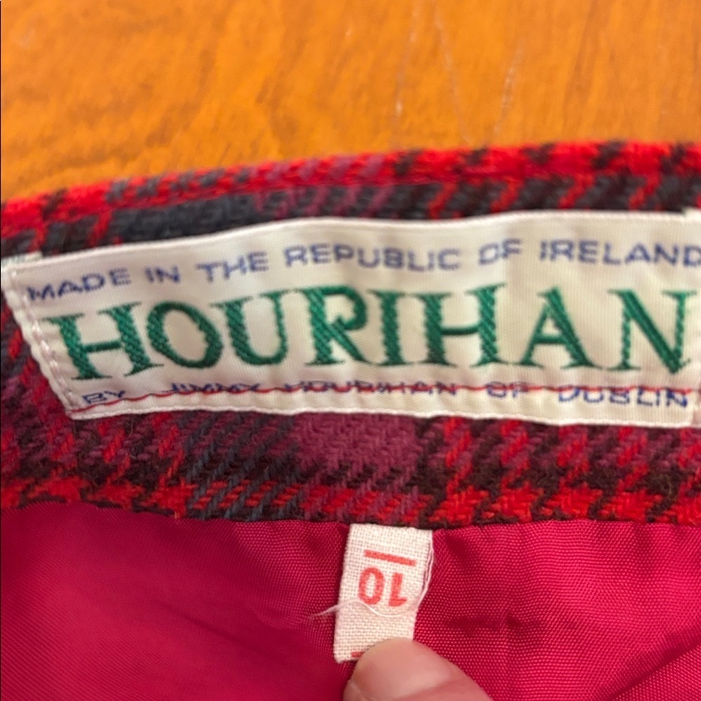 Vintage Jimmy Hourihan wool skirt with satin lining. Made in Ireland. size 8/10. - Picture 8 of 10
